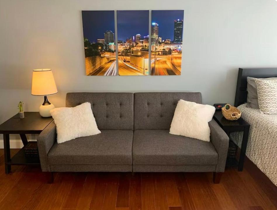 Condo Close To Stadium And Free Parking Knoxville Exteriör bild
