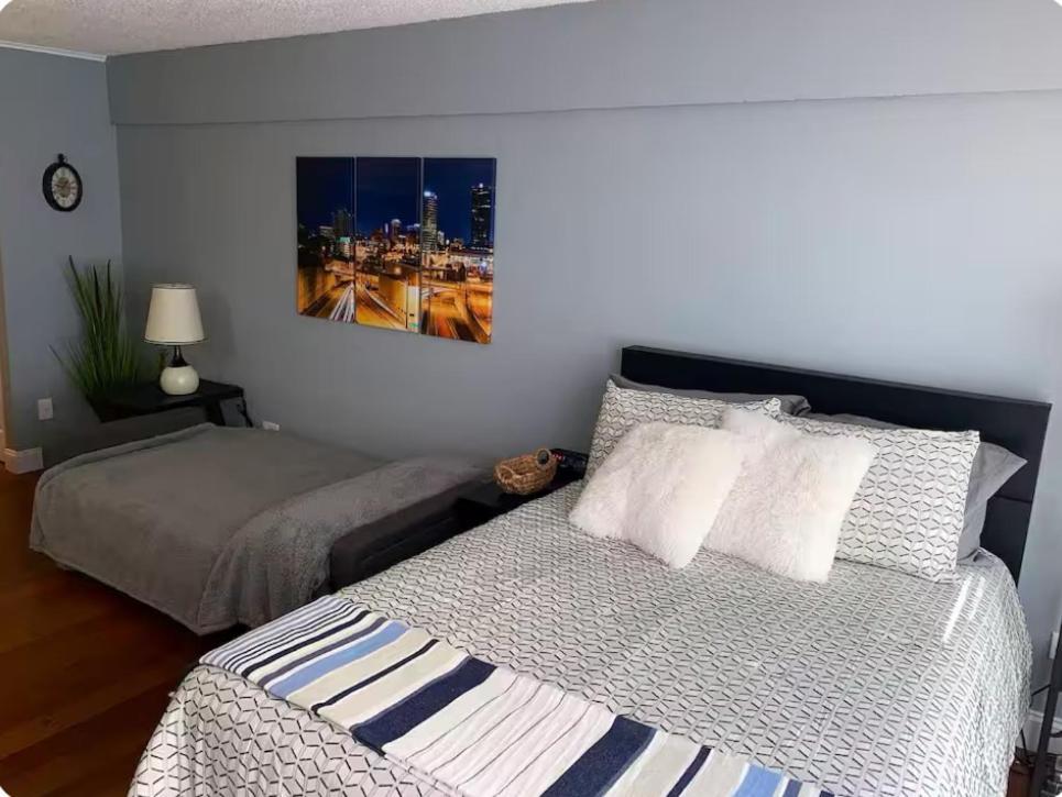 Condo Close To Stadium And Free Parking Knoxville Exteriör bild